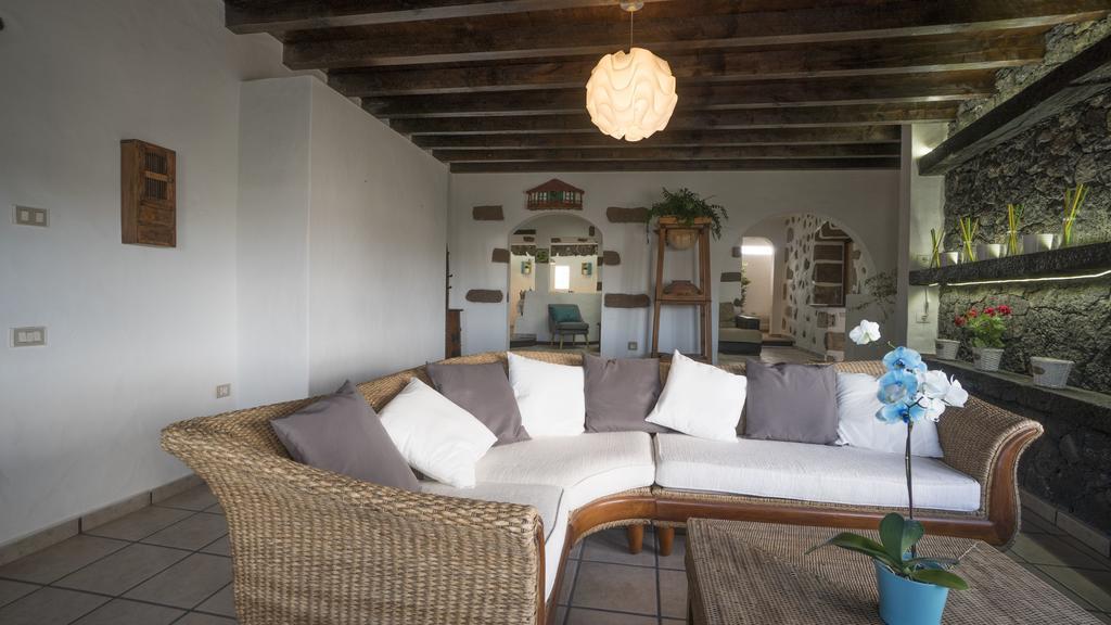 Villa With Amazing Views, Jacuzzi And Private Pool San Bartolomé 外观 照片